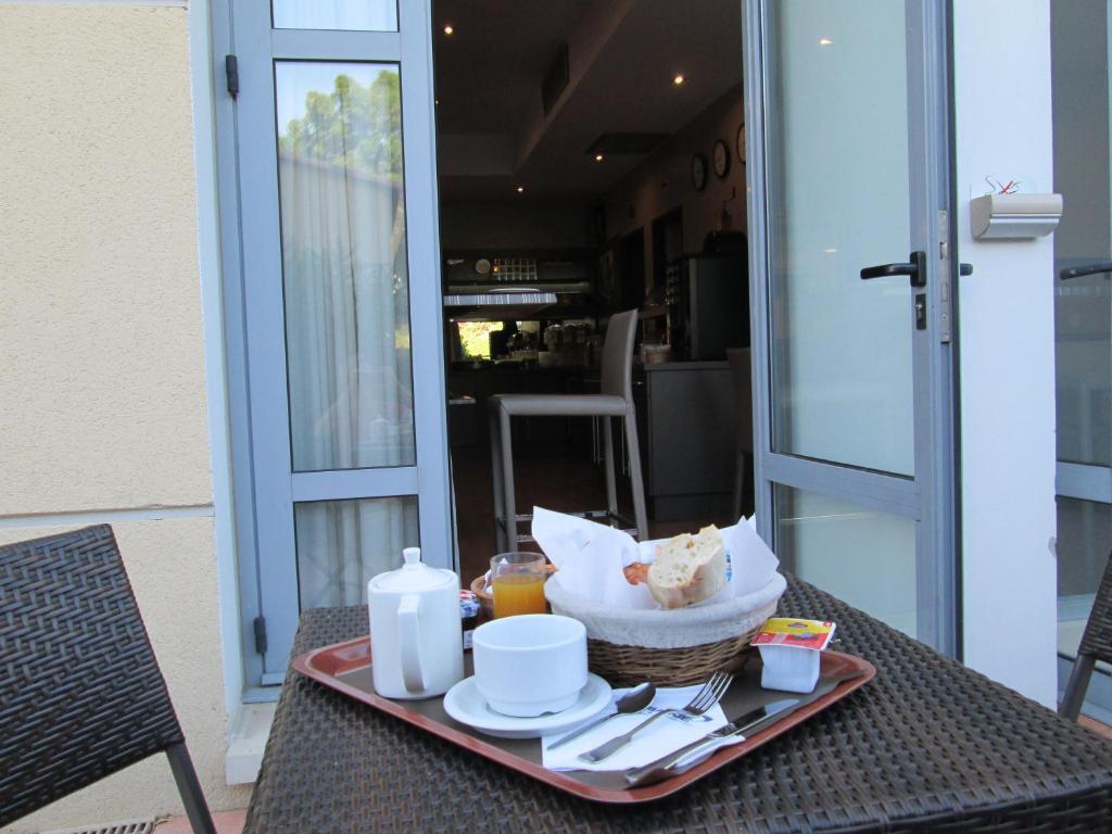 Top Motel Istres Eksteriør billede