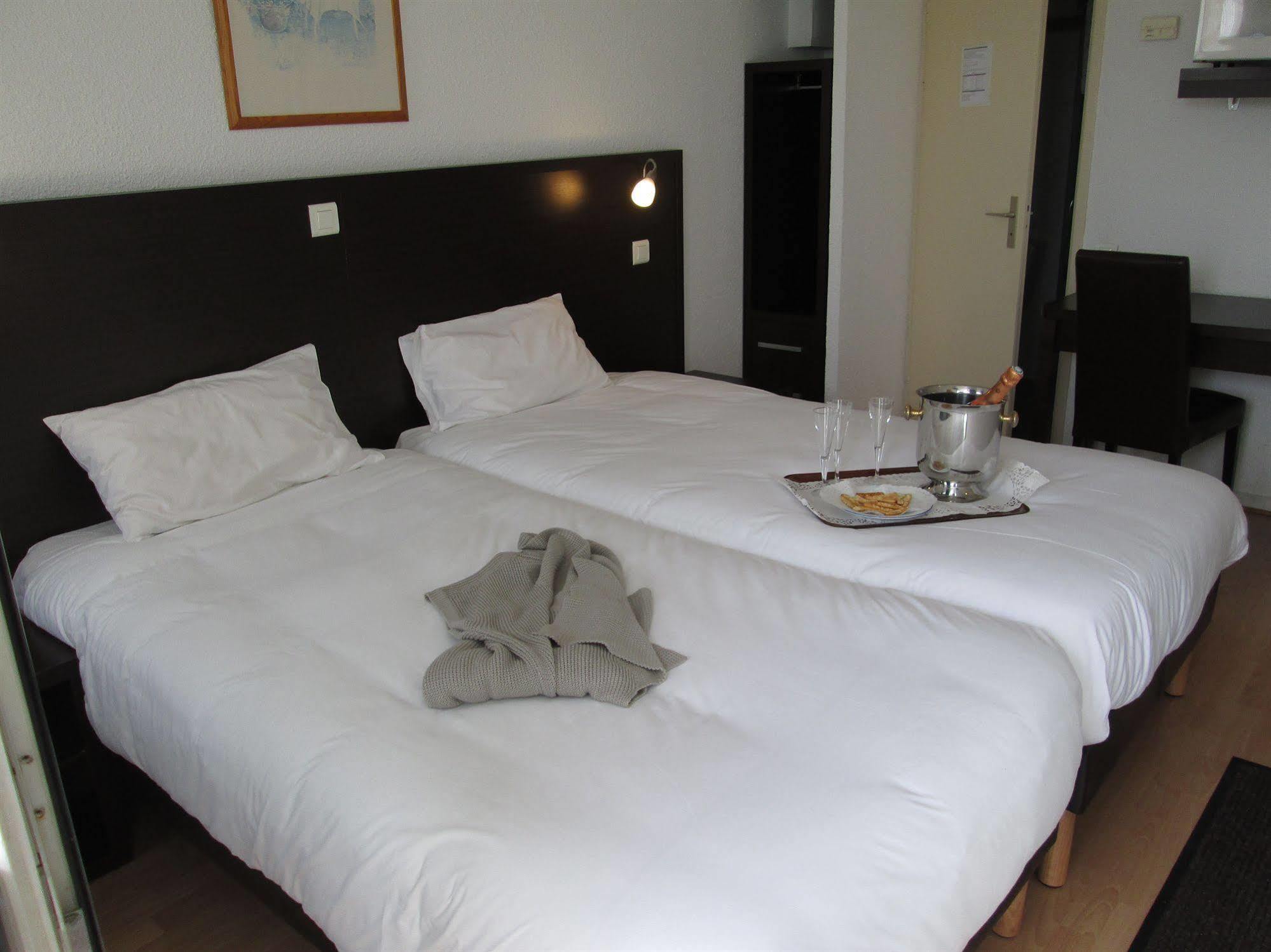 Top Motel Istres Eksteriør billede